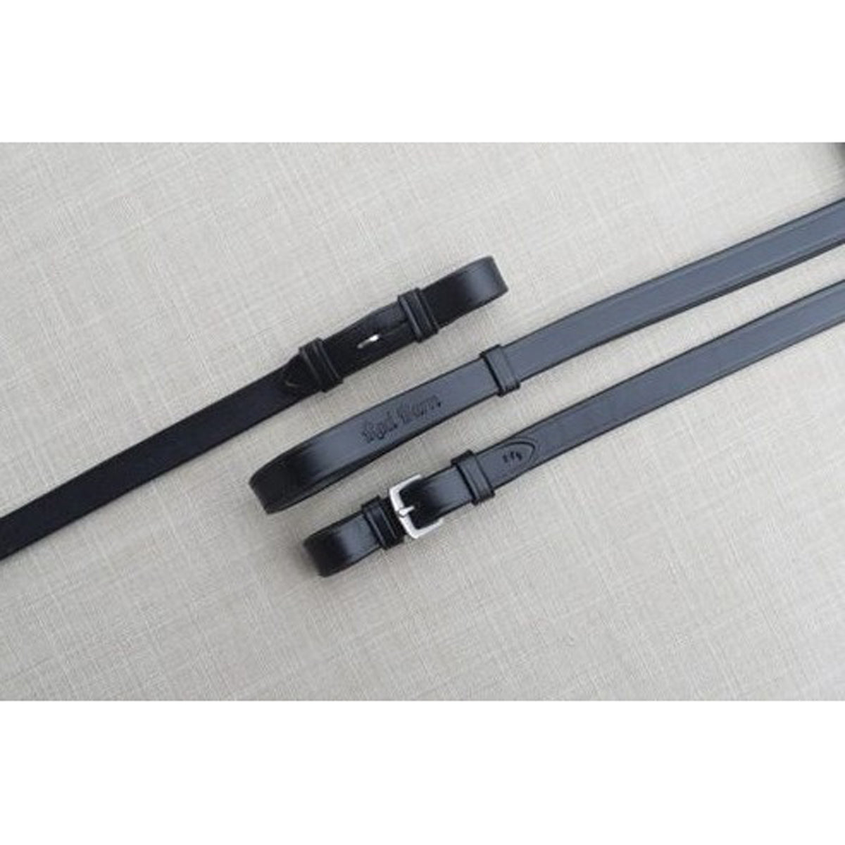 Red Barn by KL Select Curb Reins