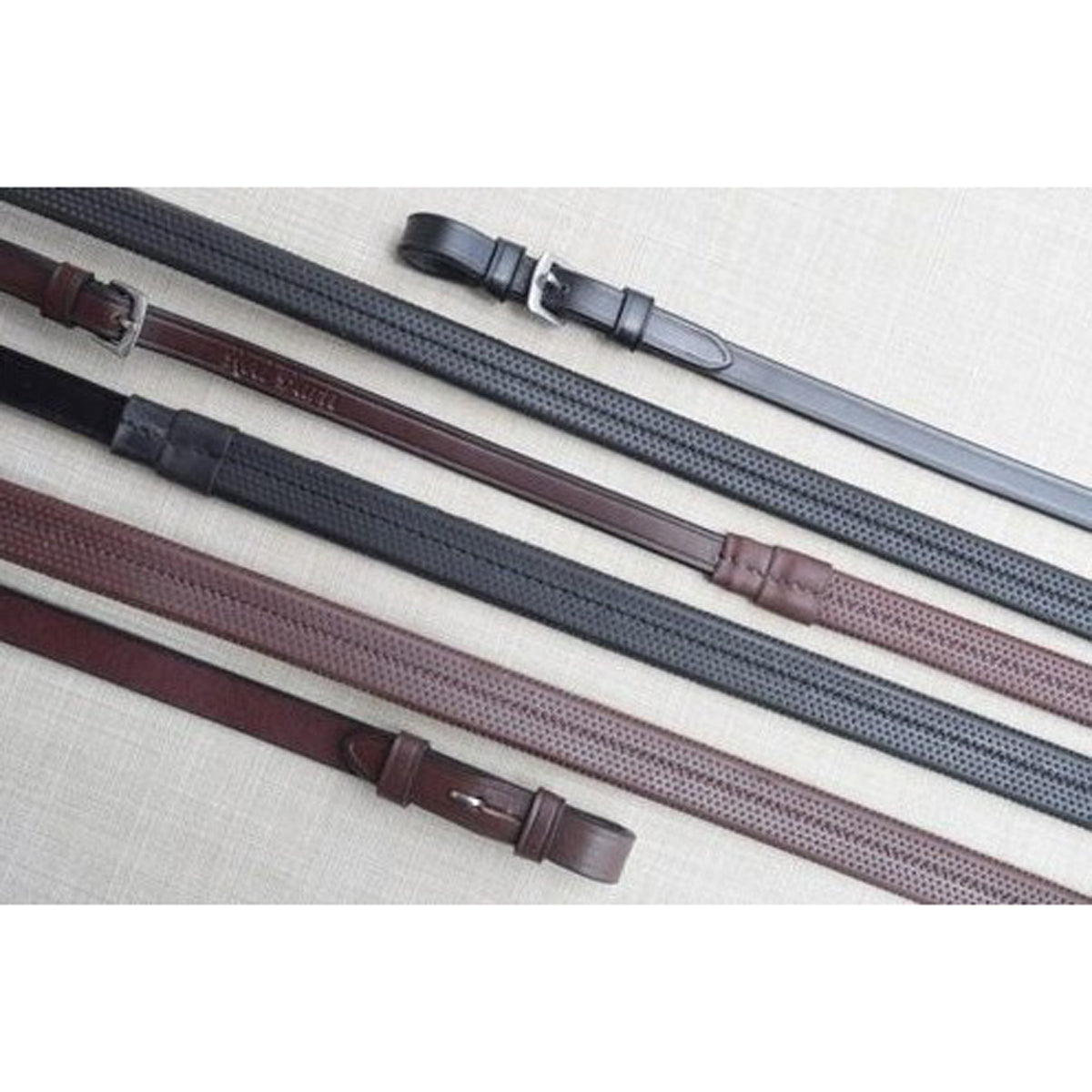 Red Barn by KL Select Rubber Reins