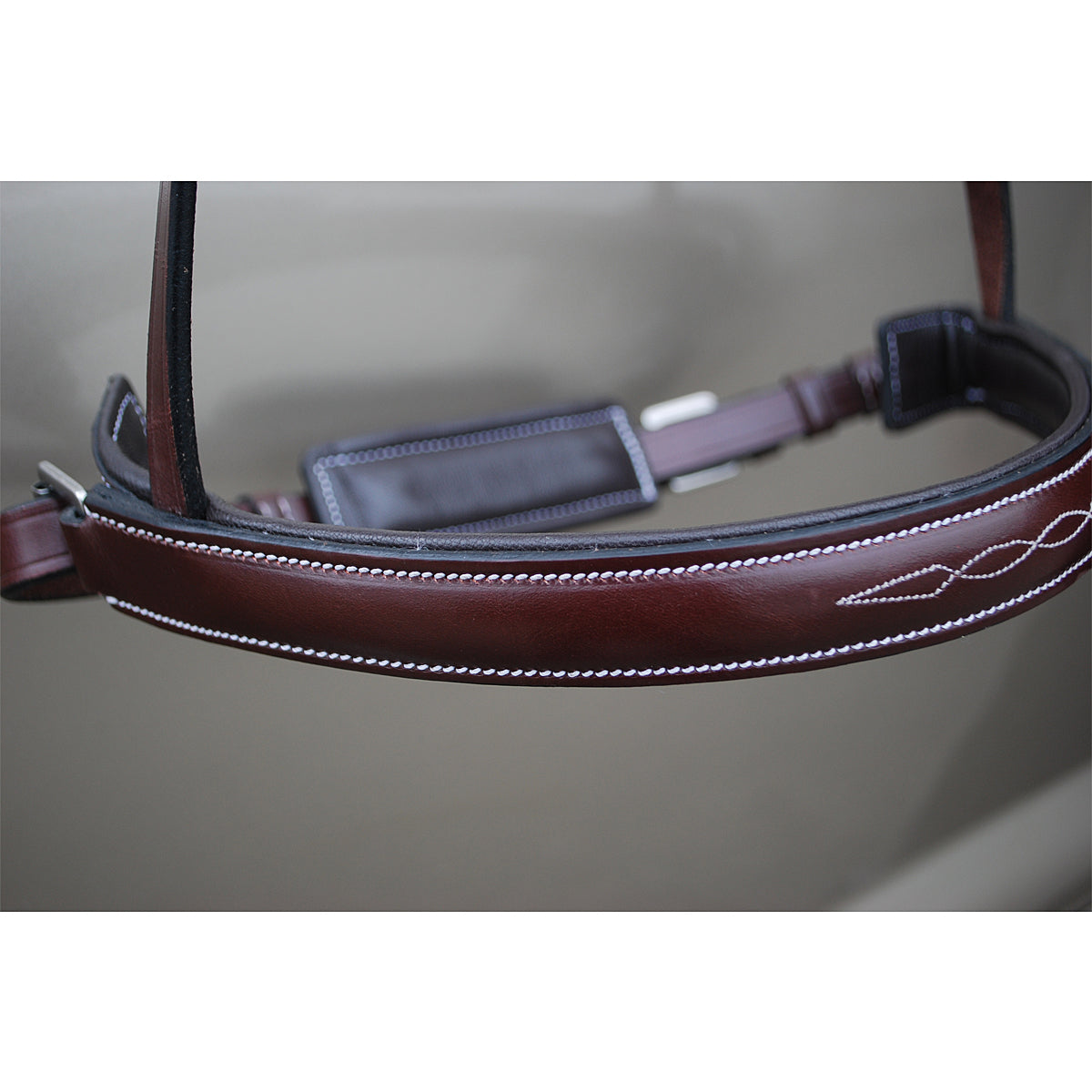 Red Barn by KL Select Hunter Crank Noseband