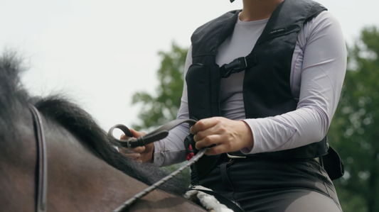 rider on horse wearing hit air sv3 air vest