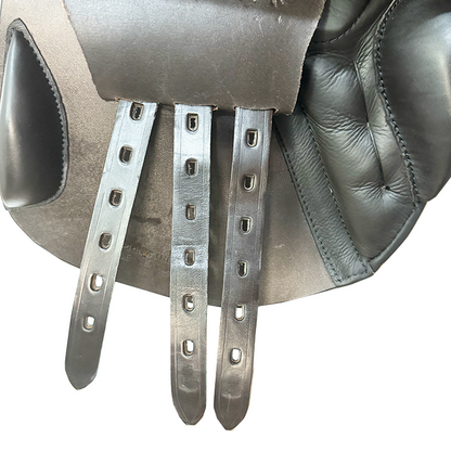 Black Country  Quantum 17.5" Used Close Contact Saddle