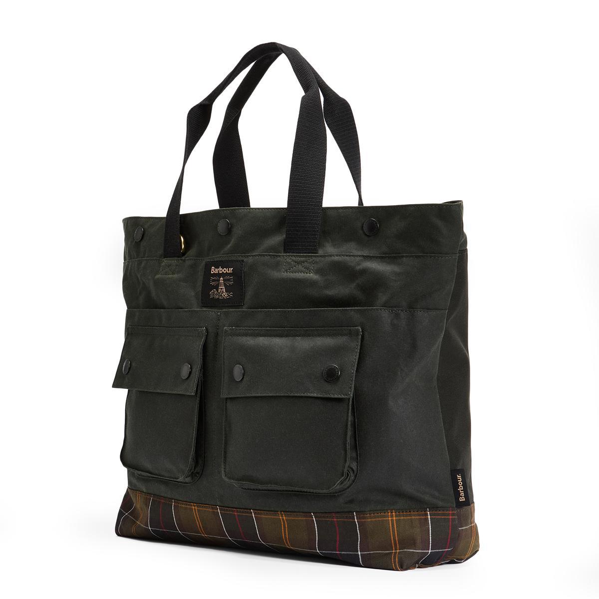 Barbour Men's Field Wax Tote Bag | Farm House Tack