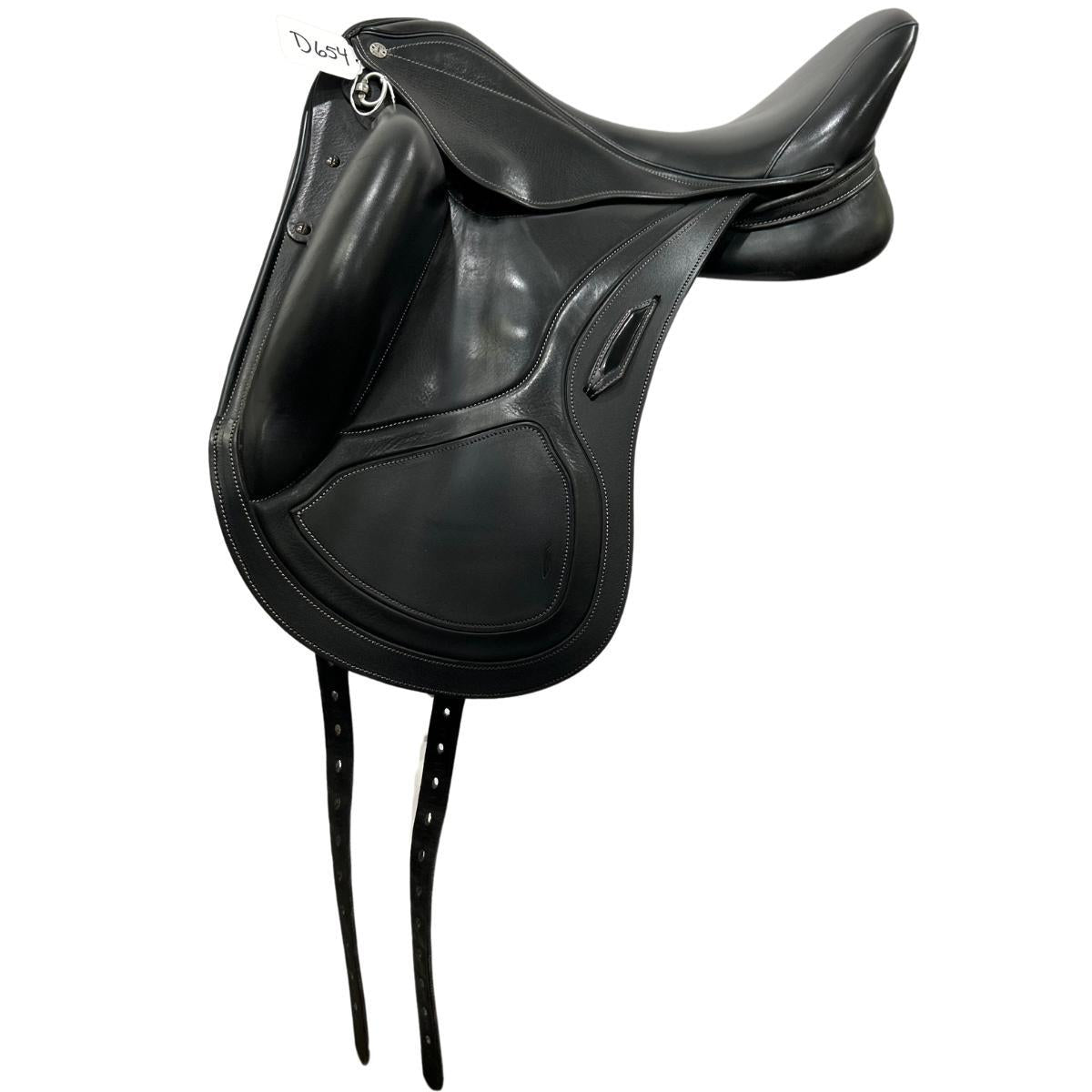 Aviar Rook 18” Used Close Contact Saddle