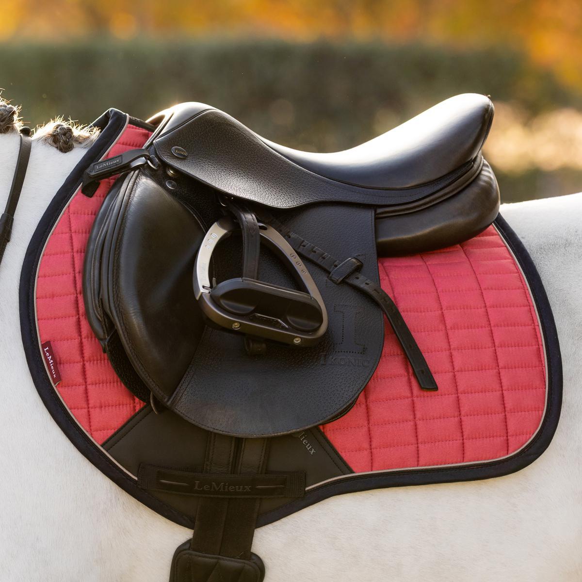 LeMieux Mini Suede Close Contact Square Pad