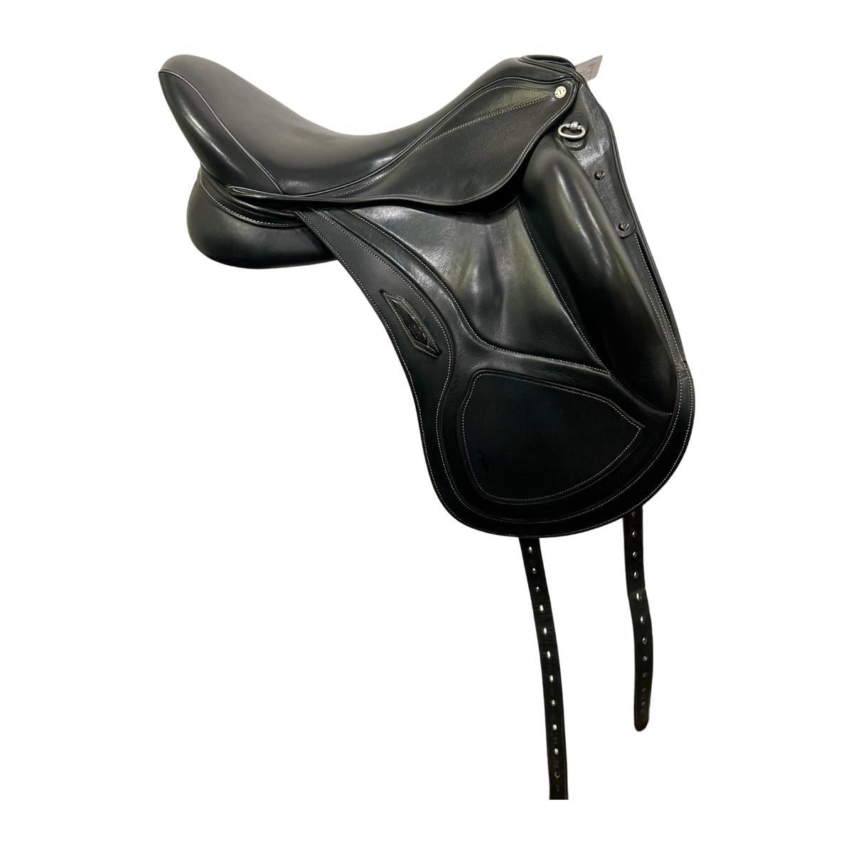 Aviar Rook 18” Used Close Contact Saddle