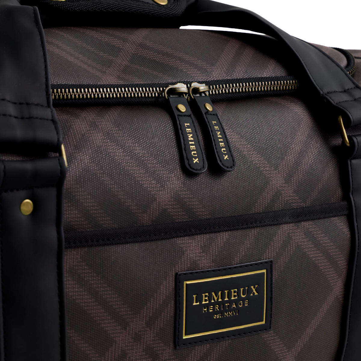 LeMieux Heritage Overnight Bag-cocoa-Logo and zipper view