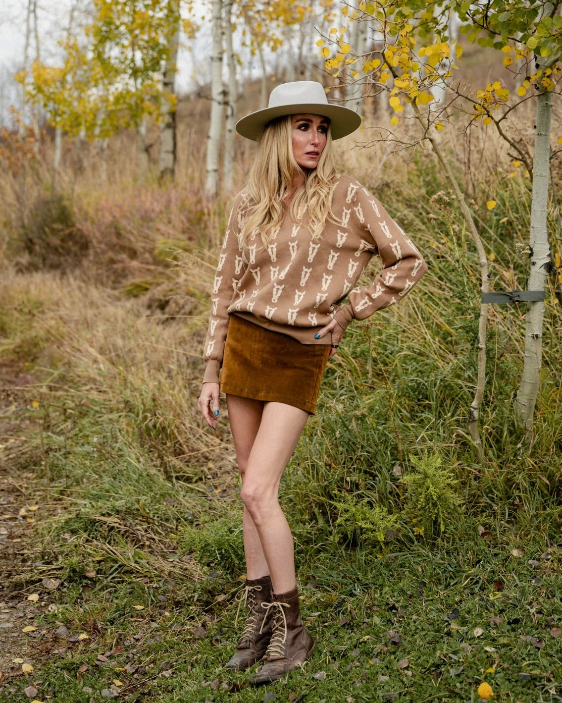 The Deinhardt VARSITY Sweater - Cognac / Cream