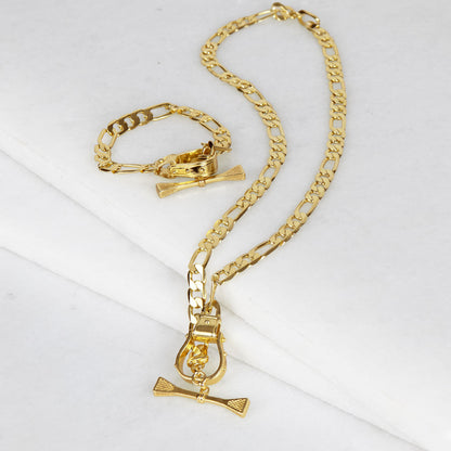 Urban Equestrian  Cortina - Cuban Chain Western Stirrup Bracelet in Gold