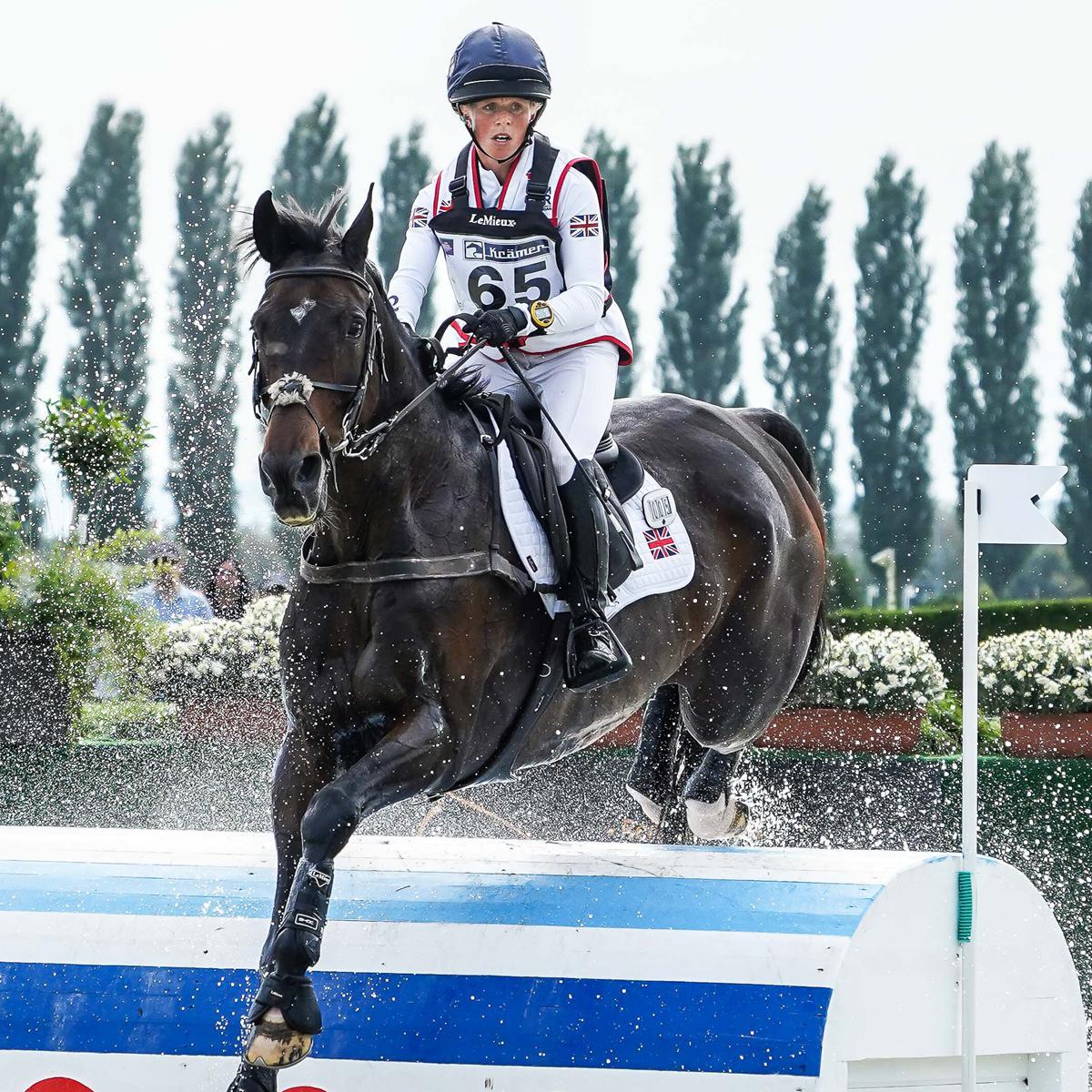 LeMieux Cotton Close Contact Square Pad