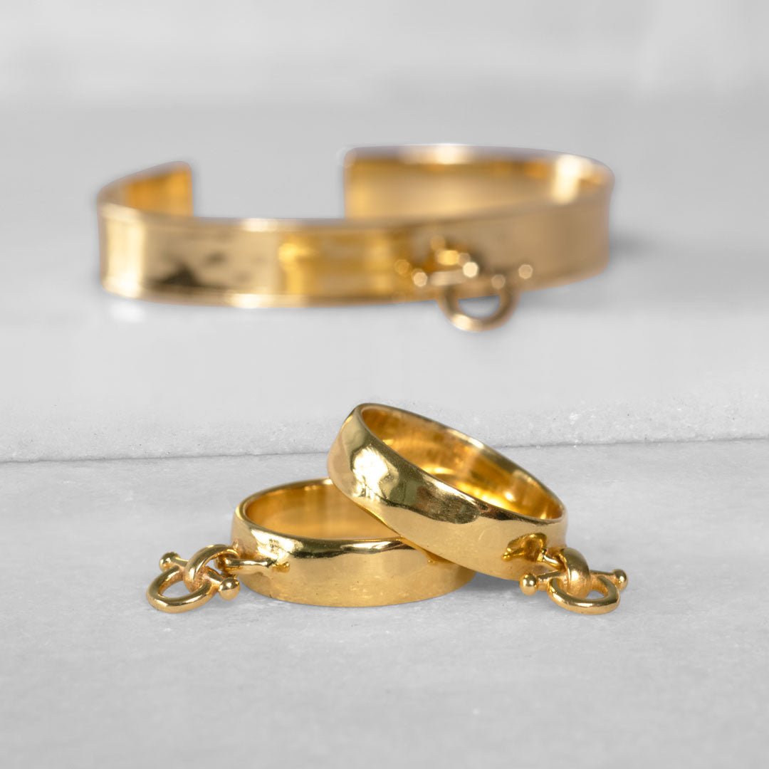 Ariston Horse Bit Equestrian Ring in Gold
