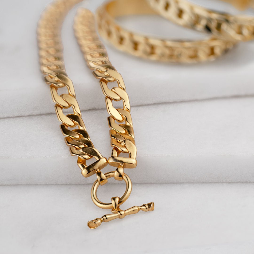 Urban Equestrian  Cadence - Equestrian Curb Chain T-Bar Necklace in Gold