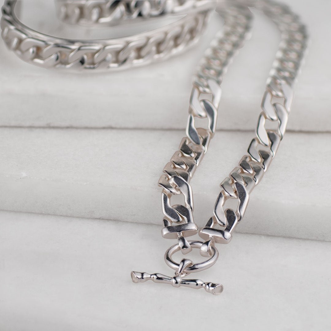 Urban Equestrian  Cadence - Equestrian Curb Chain T-Bar Necklace in Silver