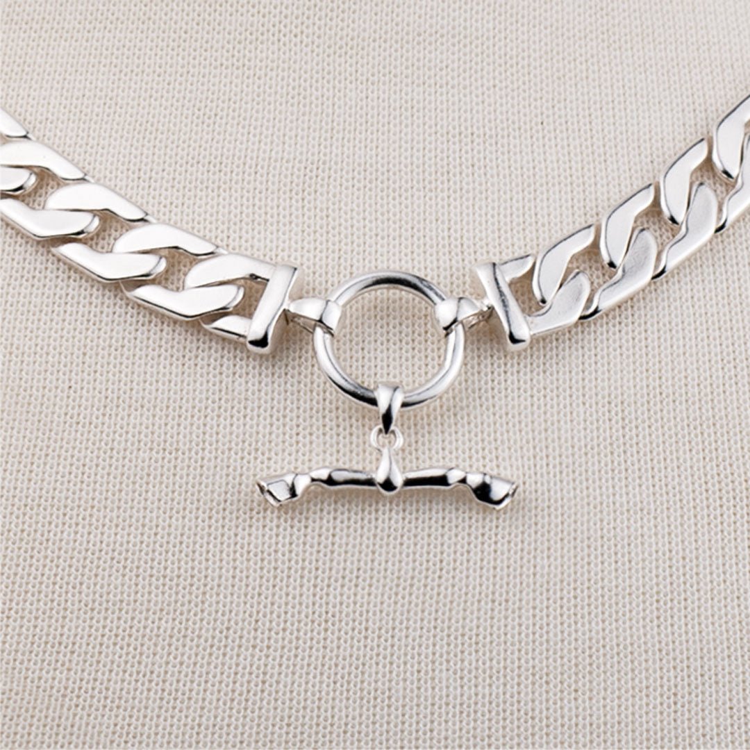 Urban Equestrian  Cadence - Equestrian Curb Chain T-Bar Necklace in Silver