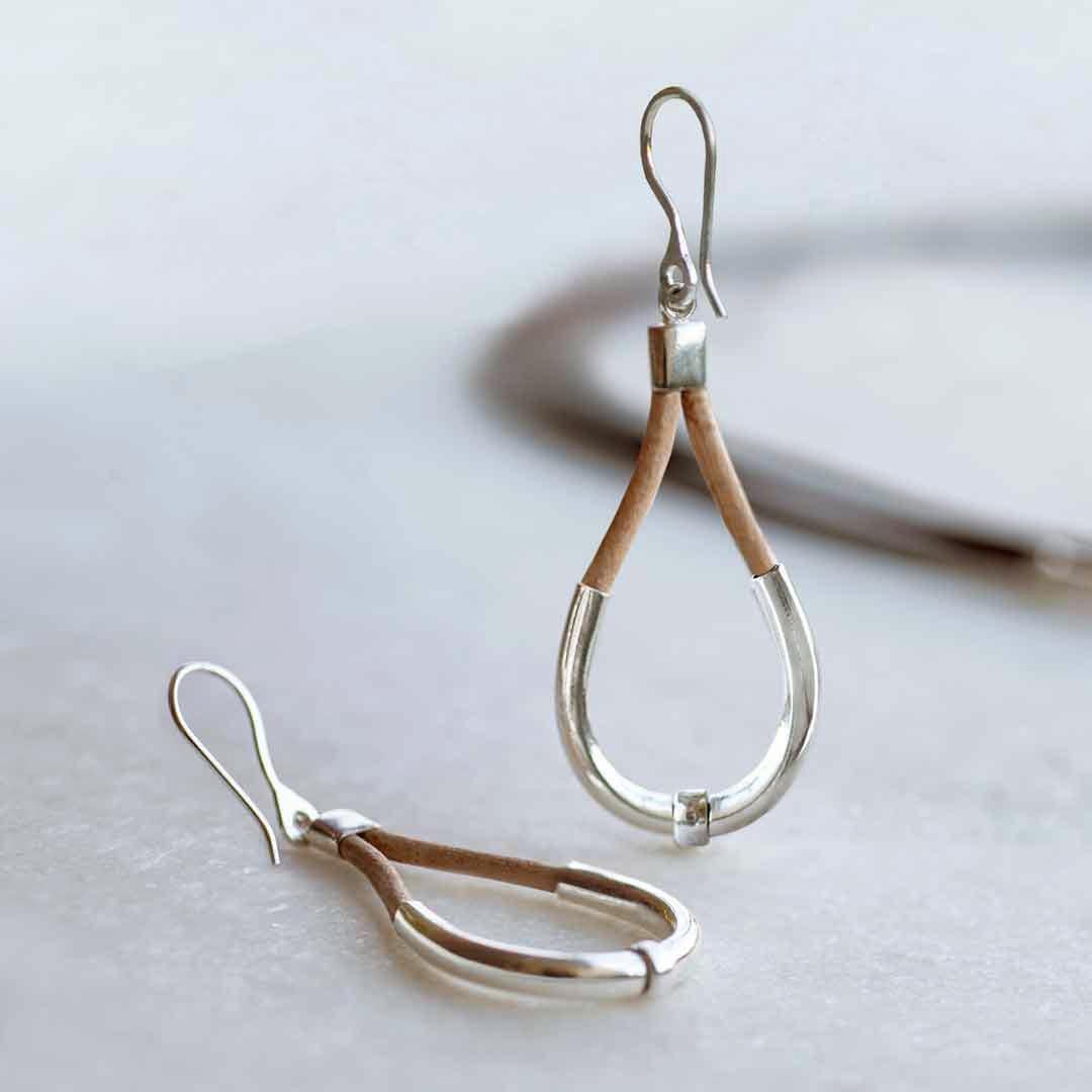 Urban Equestrian  Calista - Equestrian Horseshoe Necklace on Natural Leather