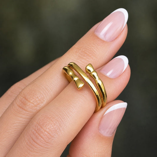 Urban Equestrian  Cavallo - Spiral Horse Hoof Equestrian Ring in Gold