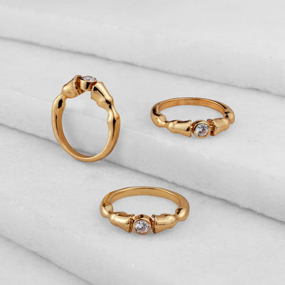 Cavallo - Horse Hooves Equestrian Ring with Moissanite in Gold