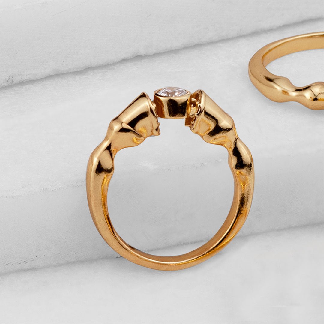 Cavallo - Horse Hooves Equestrian Ring with Moissanite in Gold