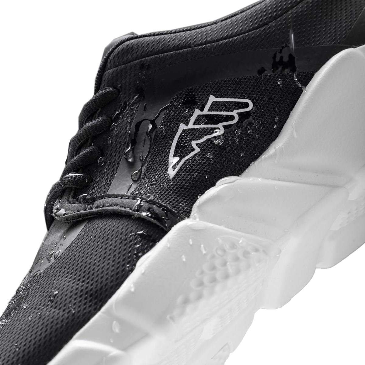 Equiline Runy Water Repellant Sneakers