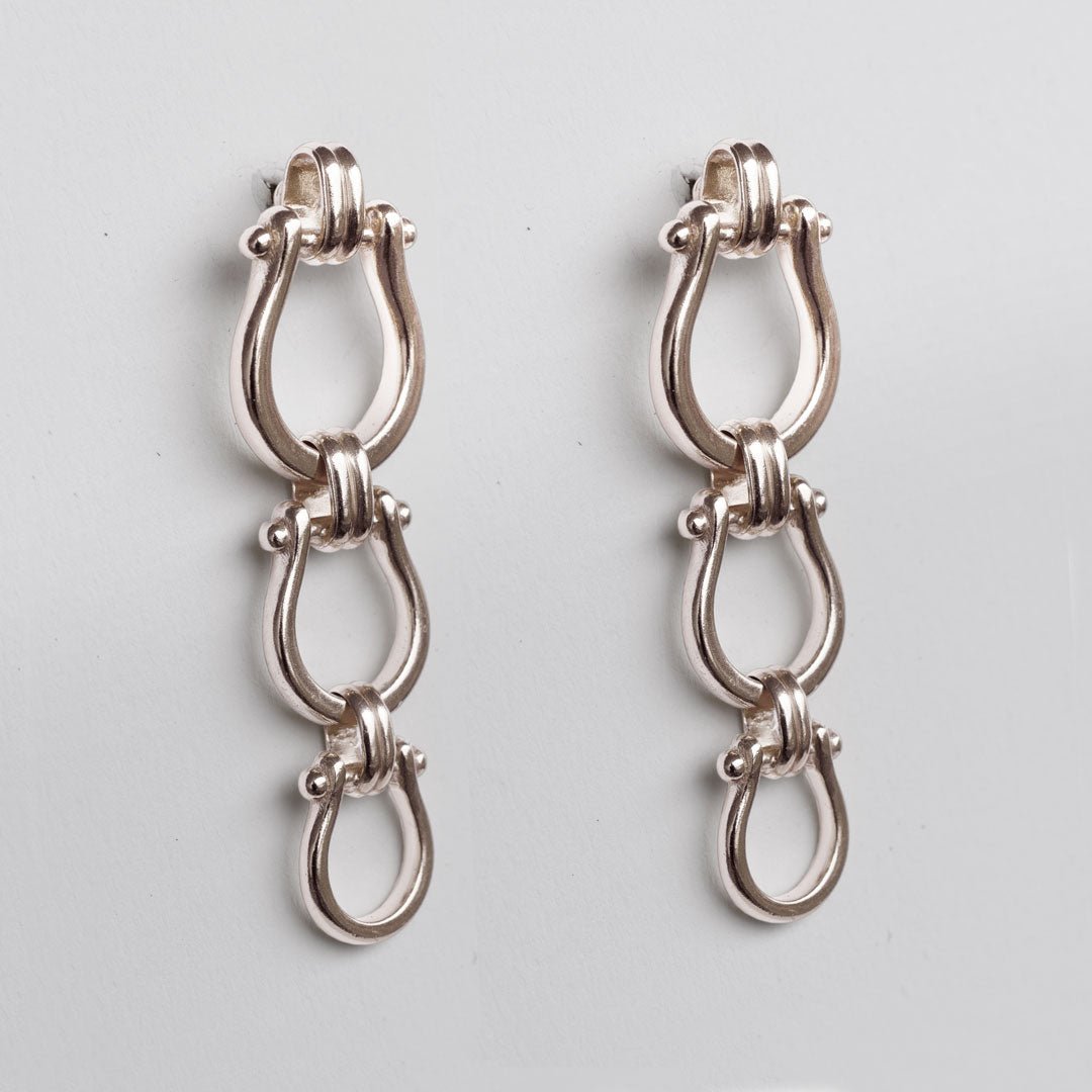 Urban Equestrian  Chapelle - Horseshoe Link Earring in Silver