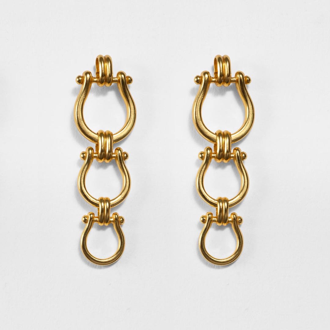 Urban Equestrian  Chapelle - Horseshoe Link Equestrian Necklace in Gold