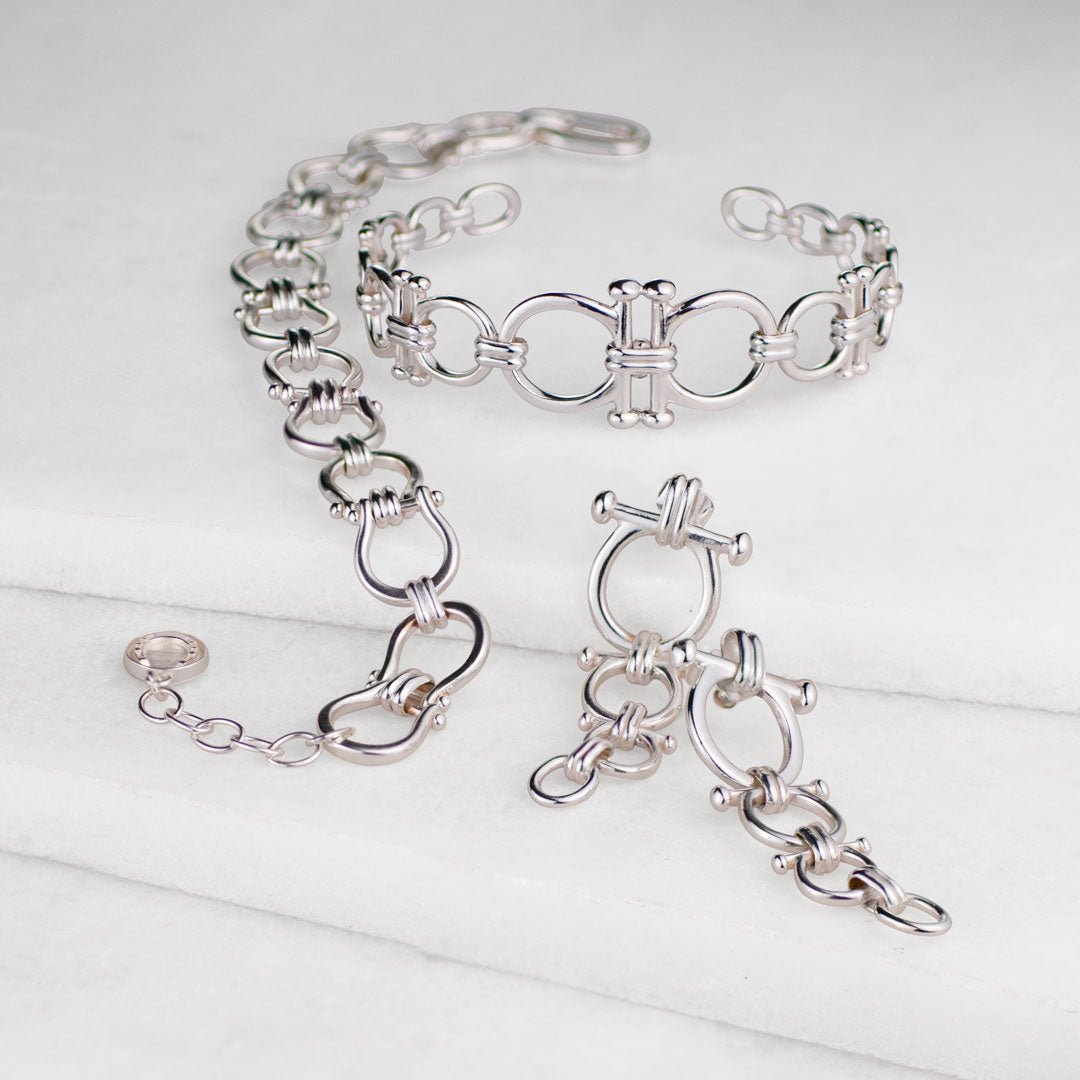 Urban Equestrian  Chapelle - Horseshoe Link Equestrian Necklace in Silver