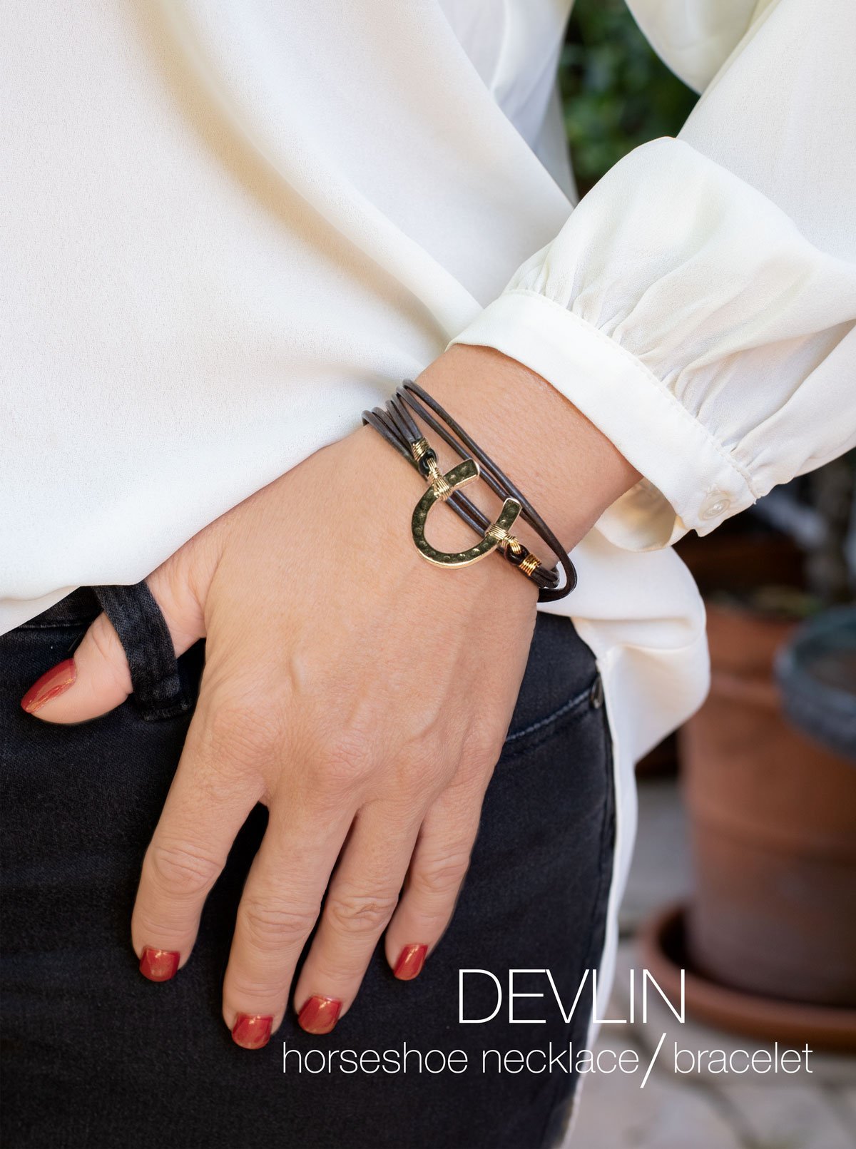 Urban Equestrian  Devlin - Horseshoe Necklace w/ Double Cord in Gold