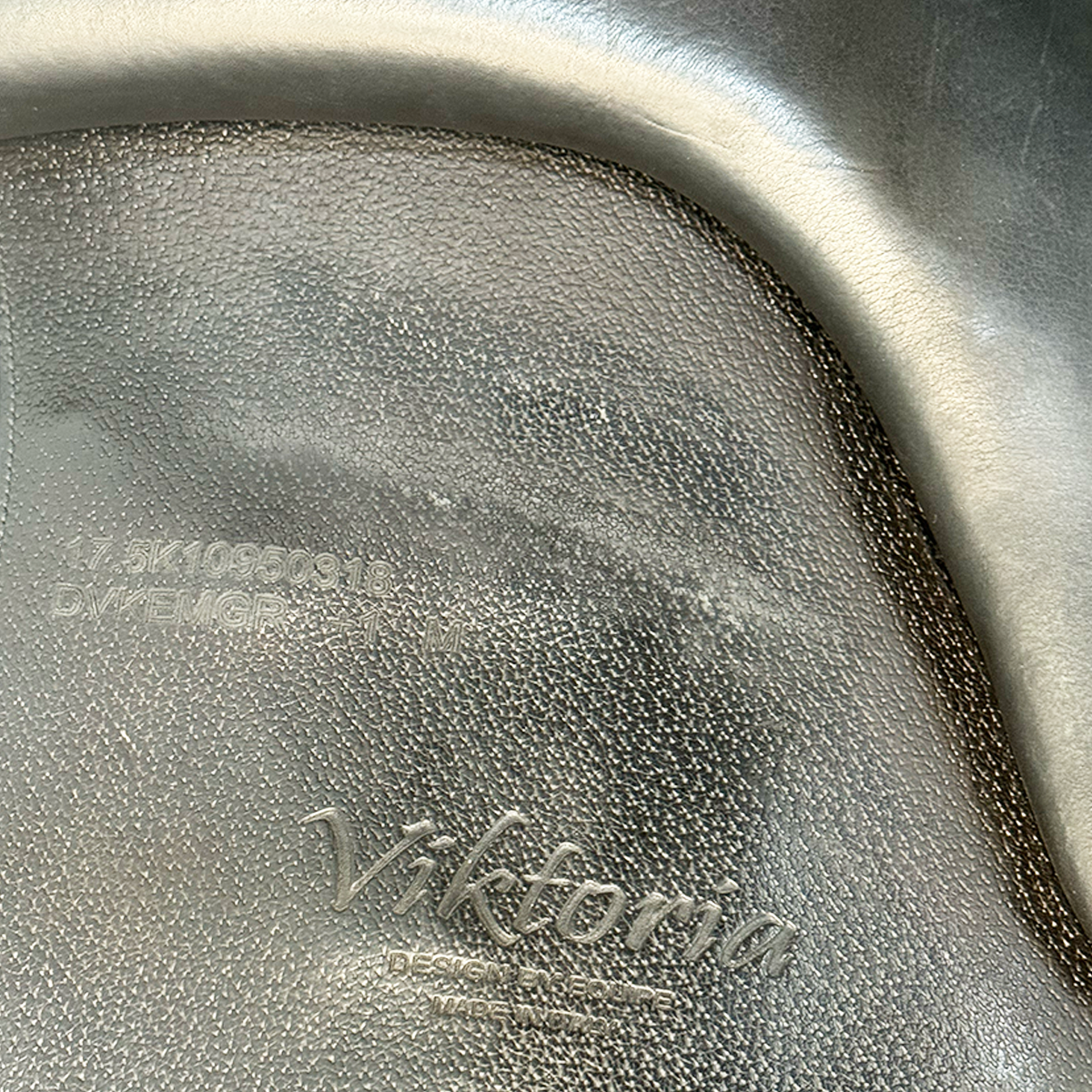 Equipe Viktoria 17.5" Used Monoflap Dressage Saddle