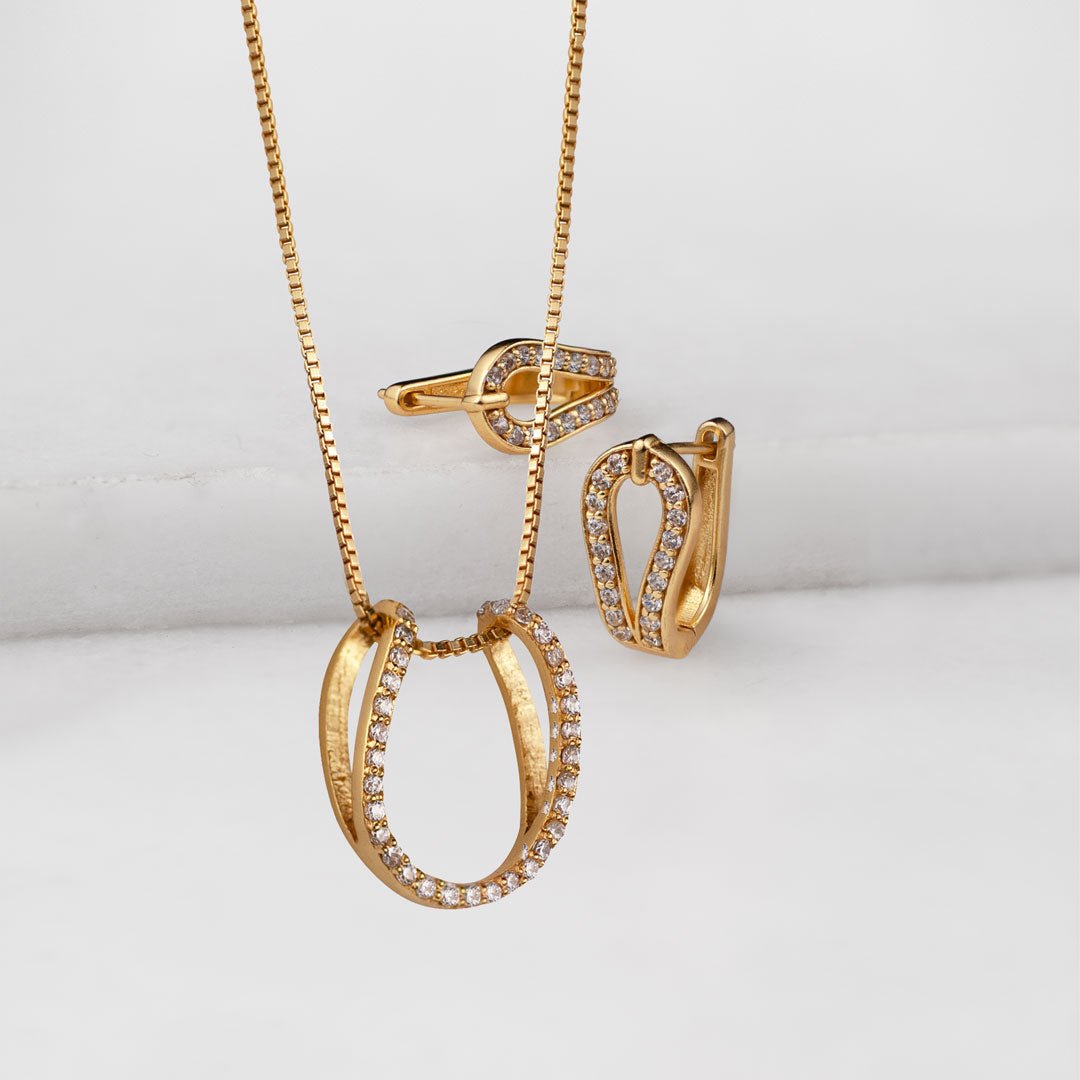 Urban Equestrian  Levade - Moissanite Equestrian Horseshoe Ring in Gold