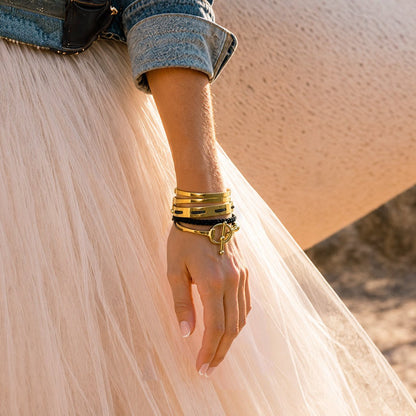 Odeza - Wrap Around Horse Bit Bracelet in Gold & Black
