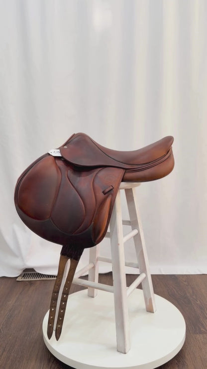 Devoucoux Chiberta 17" Used Monoflap Close Contact Saddle