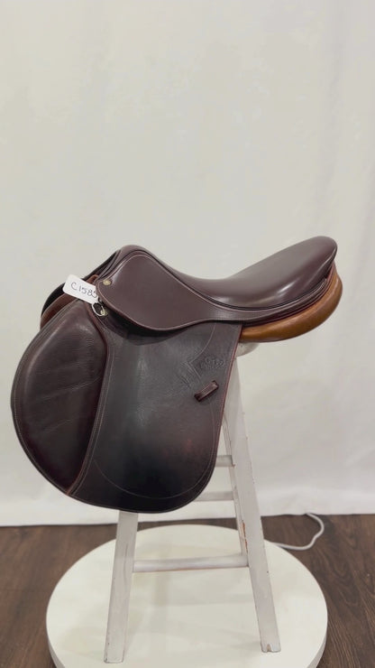 Devoucoux Biarritz 17.5” Used Close Contact Saddle
