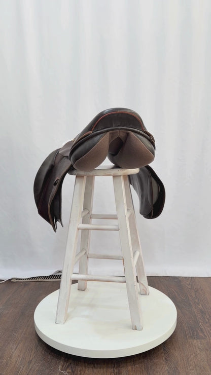 Black Country Solare 18" Used Close Contact Saddle
