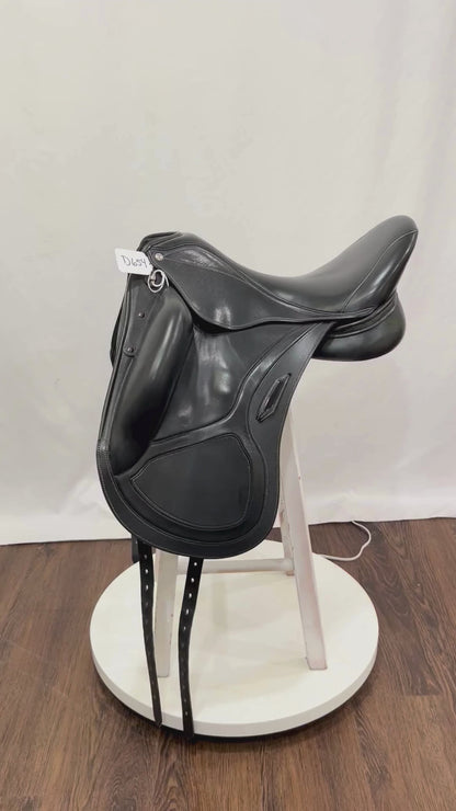 Aviar Rook 18” Used Close Contact Saddle