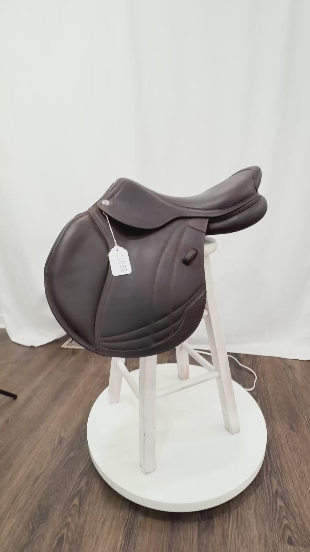 CWD, 2Gs Hunter Mademoiselle-Brown LEather-Video