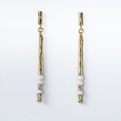 Urban Equestrian  Prism - Linea Pearl Equestrian Earring