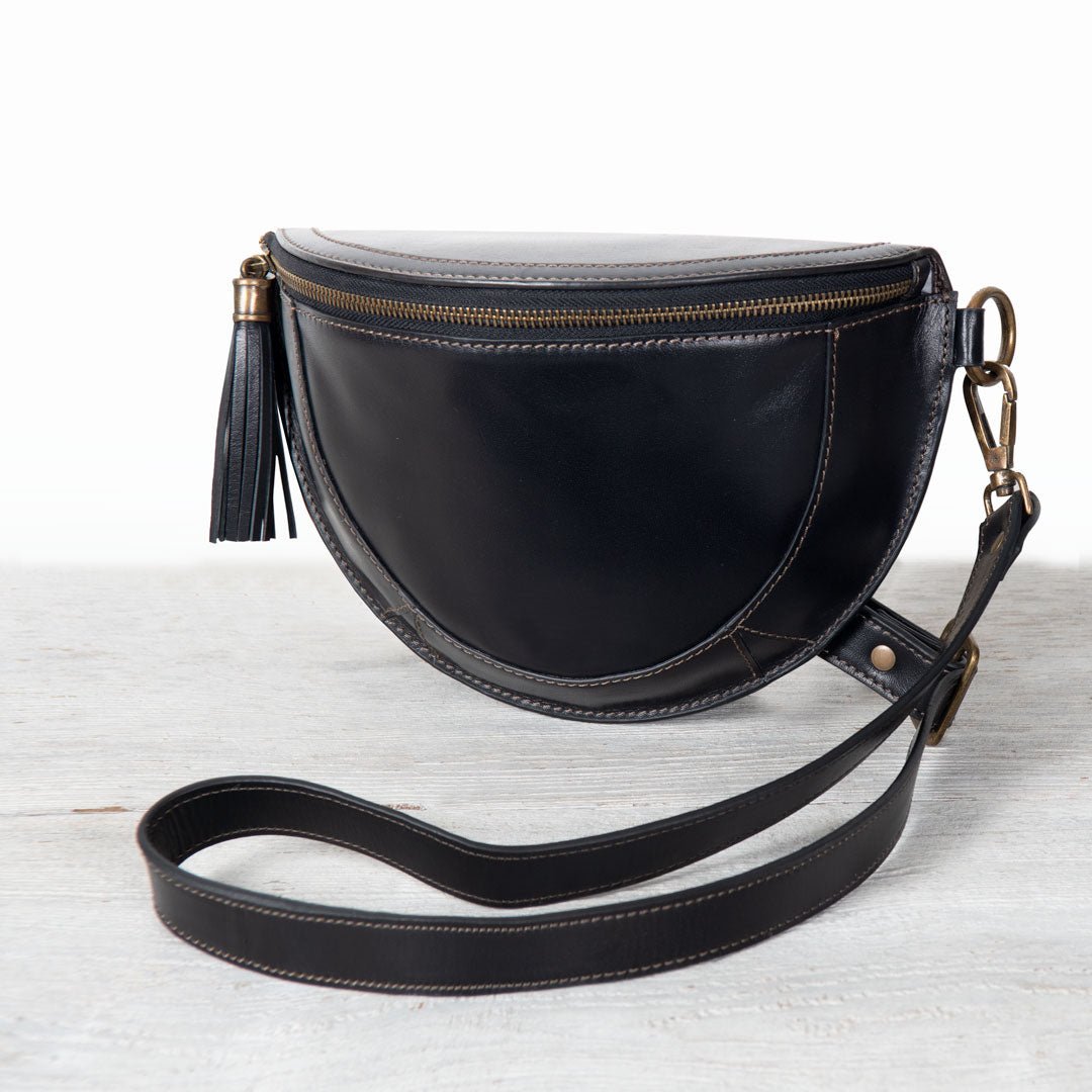 Urban Equestrian  Sonoma Sling Bag in Black