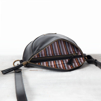 Urban Equestrian  Sonoma Sling Bag in Black