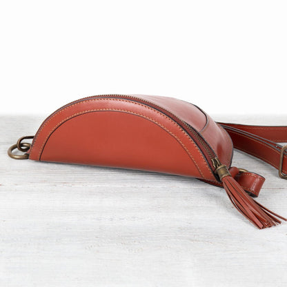 Urban Equestrian  Sonoma Sling Bag in Cognac