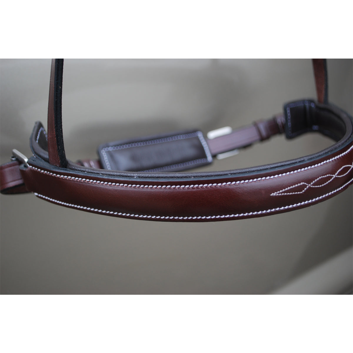 Red Barn by KL Select Spirit Hunter Bridle